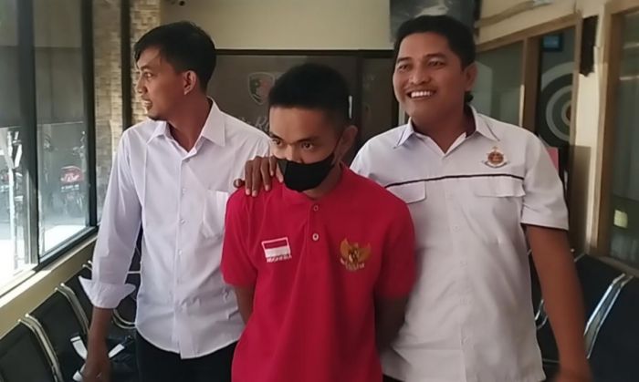 Sipul (24), tersangka kasus pemerkosaan adik tiri  (Foto: BangsaOnline.com)