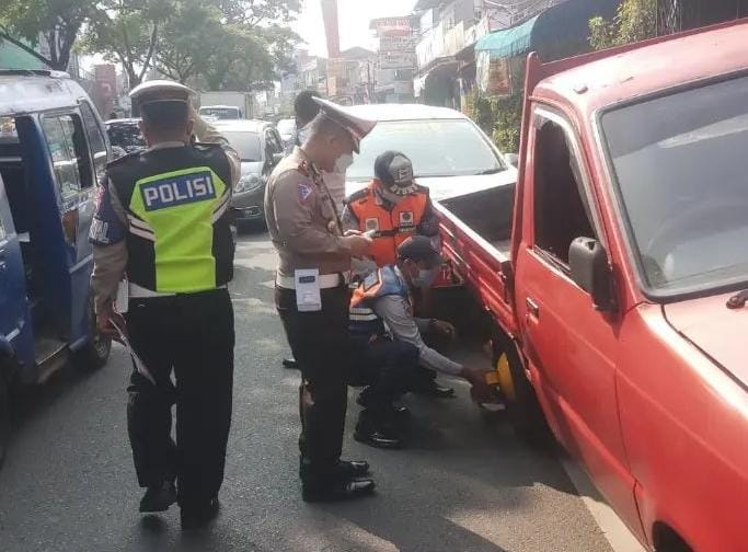 Depok Siapkan Aturan Denda Pelaku Parkir Liar