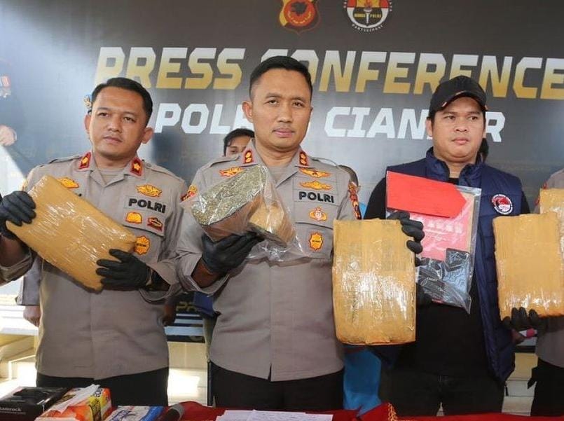 Polres Cianjur Tangkap Pengedar Narkoba 9 Kg Ganja