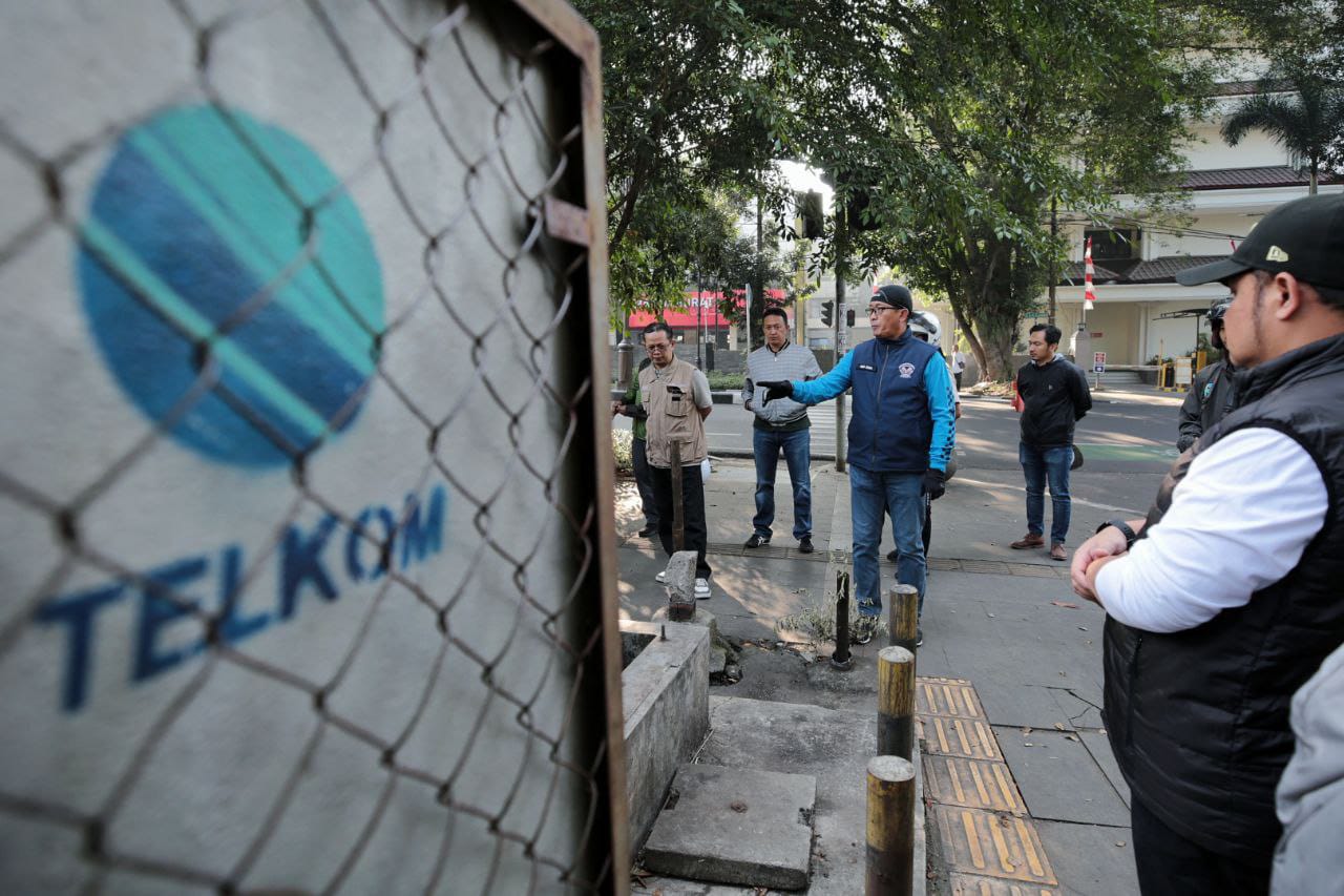 Plh Wali Kota Bandung Janji Tuntaskan Kabel Melintang Tahun Ini