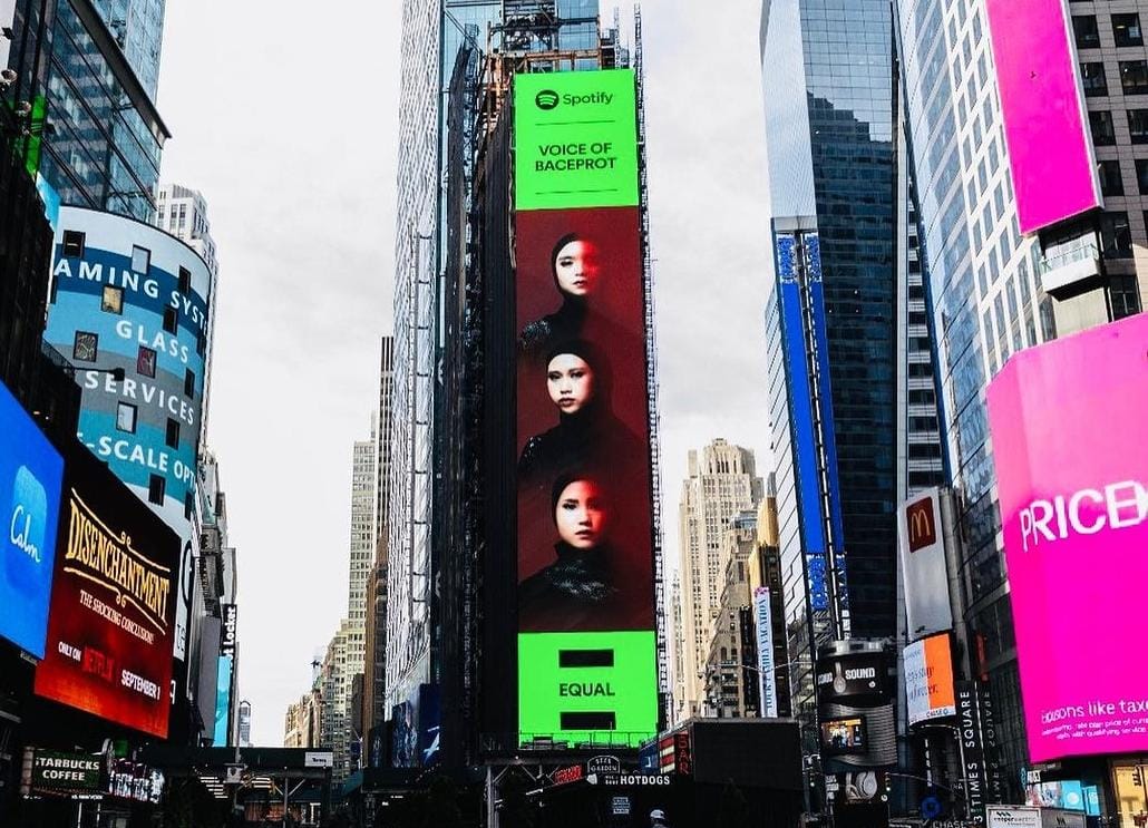 Bangga! Band Metal Asal Garut Masuk Billboard New York Times Square