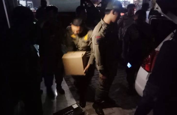 Satpol PP Tangerang Amankan Puluhan Botol Miras